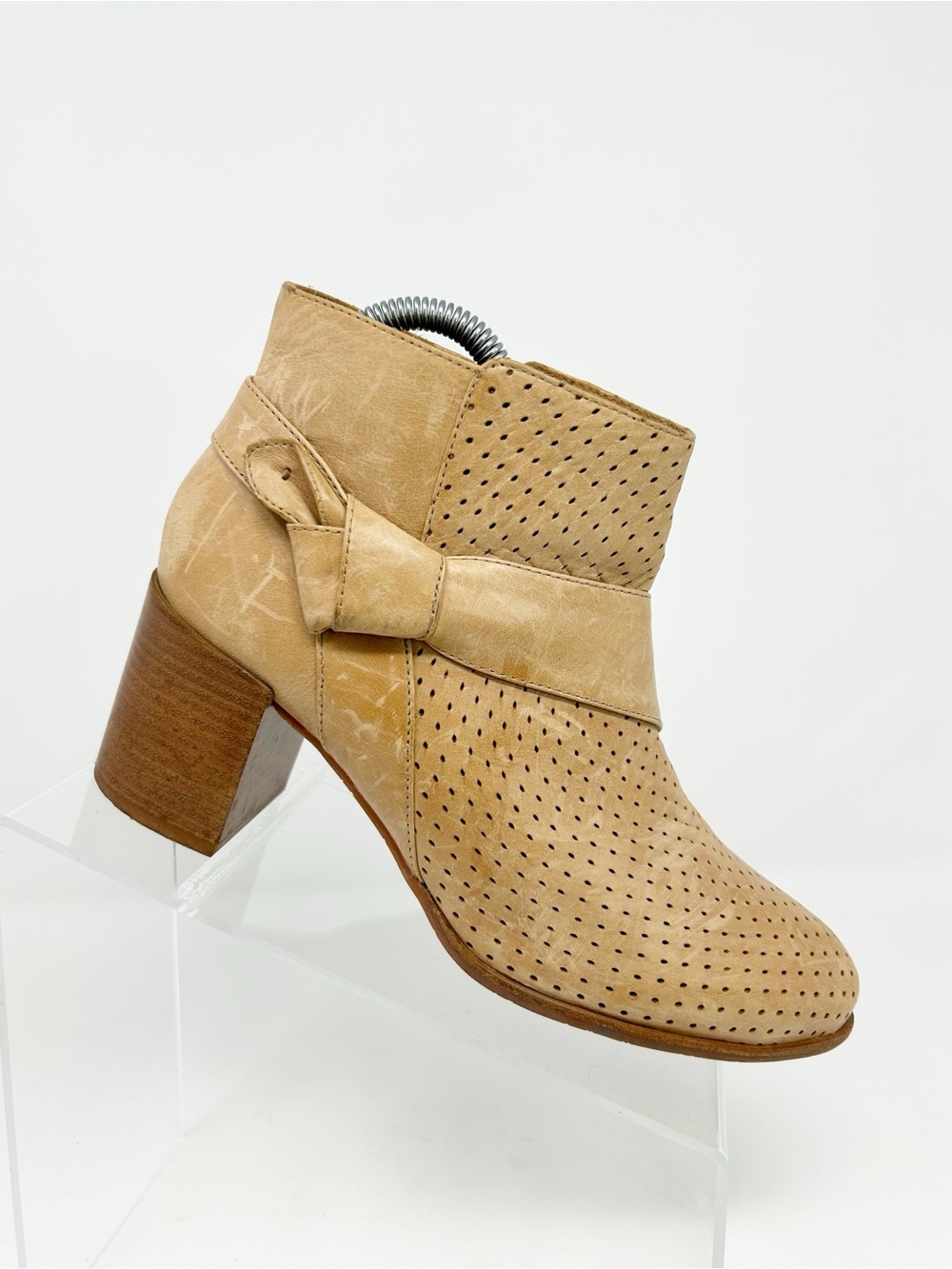 Johnston & Murphy Felice Ankle Booties Taupe Perforated Block Heel Size 7.5
